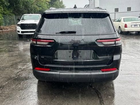 Used 2023 Jeep Grand Cherokee L Laredo AWD/4WD image 8