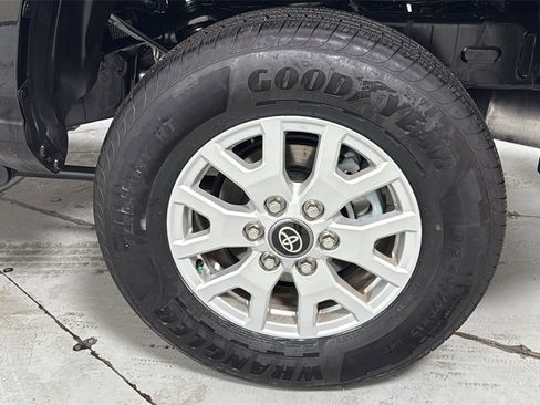 Certified 2025 Toyota Tacoma SR5 image 23