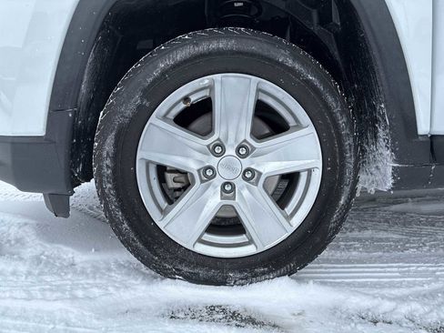 Certified 2022 Jeep Compass Latitude image 18