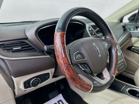 Used 2019 Lincoln MKC Reserve w/ MKC Climate Package AWD/4WD image 9