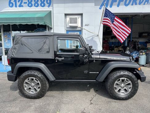 Used 2014 Jeep Wrangler Rubicon w/ Power Convenience Group AWD/4WD image 7