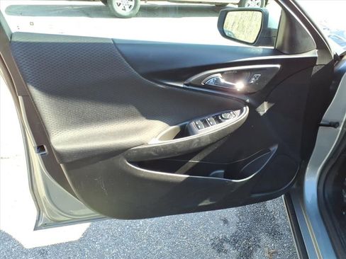 Used 2024 Chevrolet Malibu LT FWD image 11
