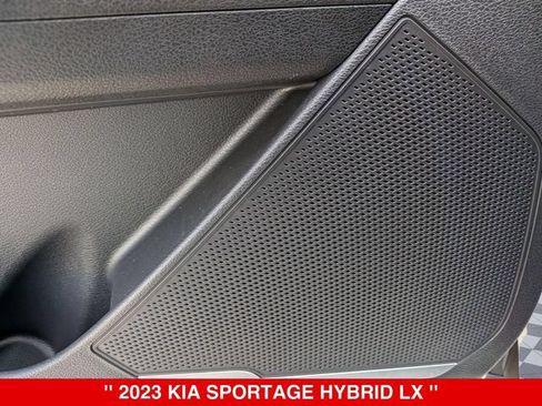 Used 2023 Kia Sportage LX AWD/4WD image 13