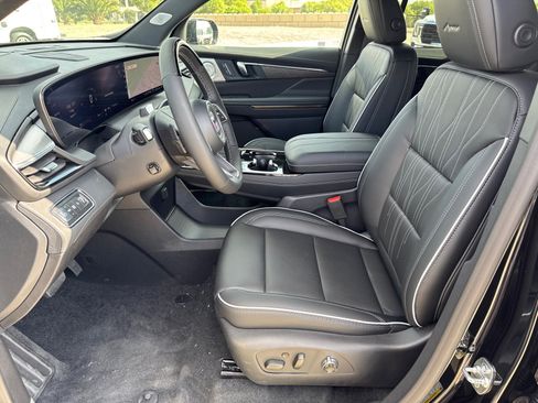 Used 2026 Buick Enclave Avenir w/ Super Cruise Package FWD image 31
