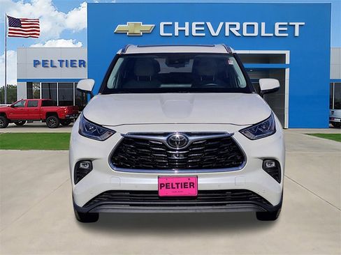 Used 2020 Toyota Highlander Limited image 2