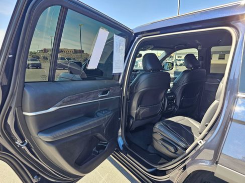 Used 2024 Jeep Grand Cherokee L Limited w/ Trailer Tow Package AWD/4WD image 16