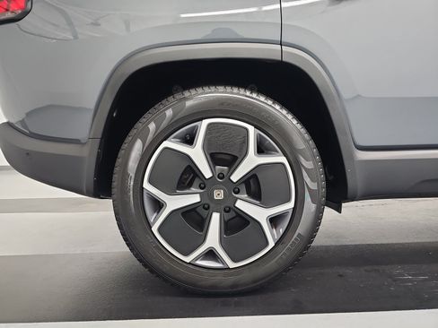 Used 2024 Rivian R1S Adventure AWD/4WD image 12