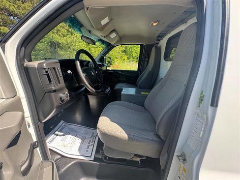 Used 2012 Chevrolet Express 1500 RWD image 12