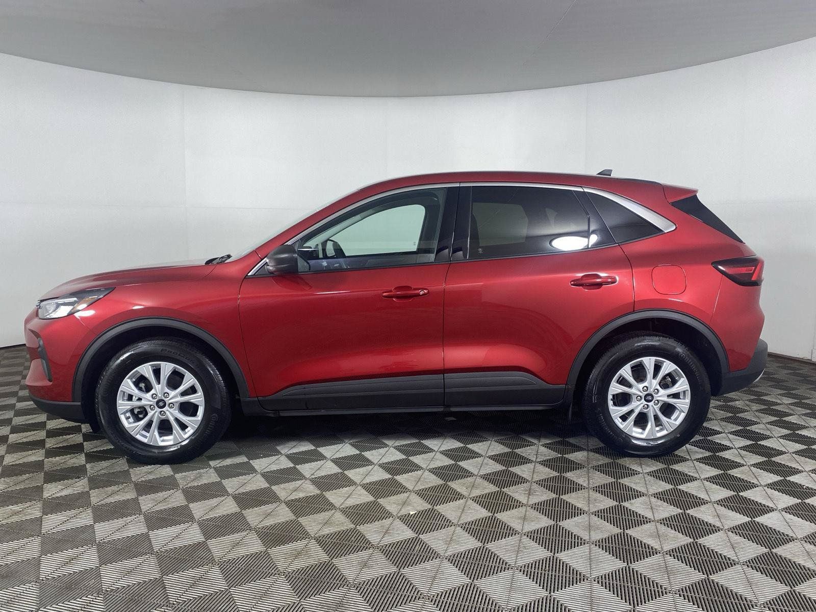Used 2023 Ford Escape Active AWD/4WD image 4