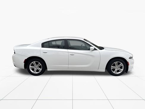 Used 2017 Dodge Charger SE image 17