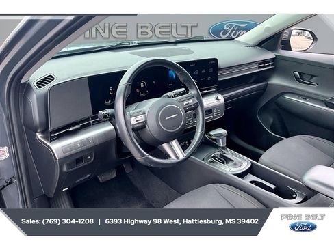 Used 2025 Hyundai Kona SEL FWD image 12