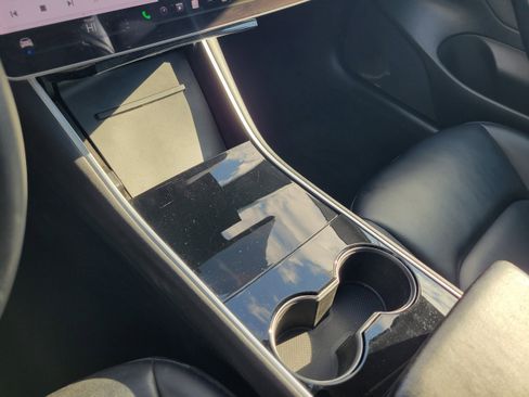 Used 2020 Tesla Model 3 Standard Range Plus image 17