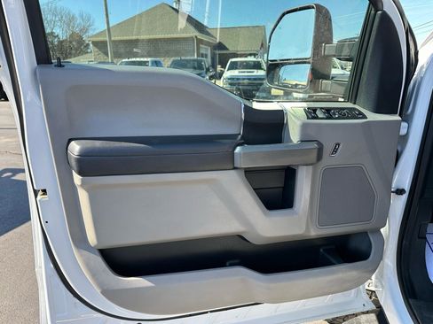 Used 2017 Ford F250 XLT w/ XLT Value Package image 10