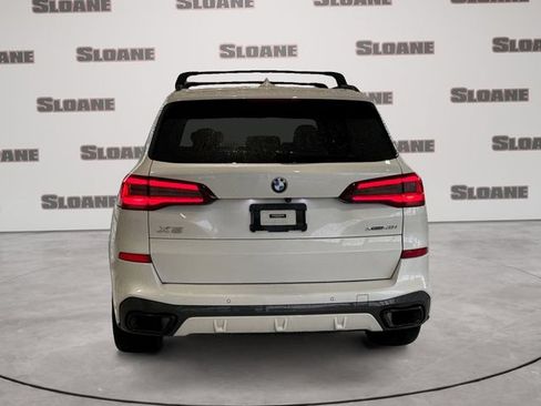 Used 2022 BMW X5 xDrive40i w/ M Sport Package AWD/4WD image 4