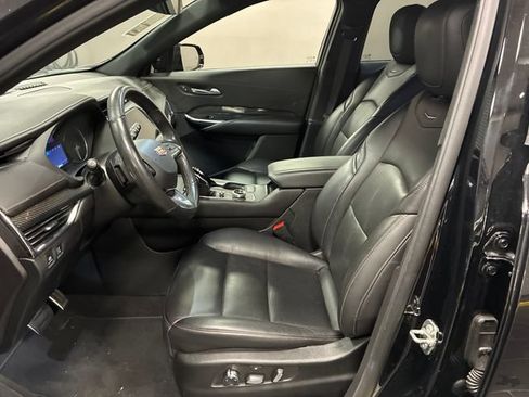 Certified 2023 Cadillac XT4 Sport FWD image 9