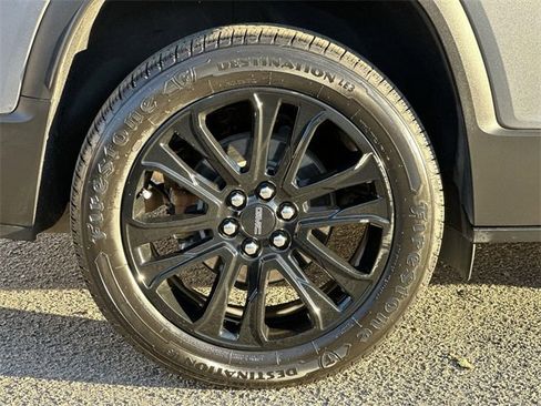 Used 2022 GMC Acadia SLE w/ Elevation Edition image 31