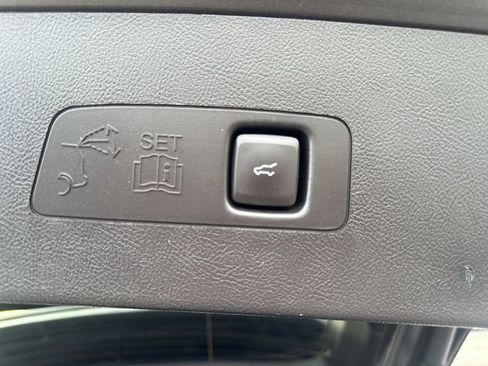 Used 2020 Lincoln Corsair Standard w/ Elements Package image 16