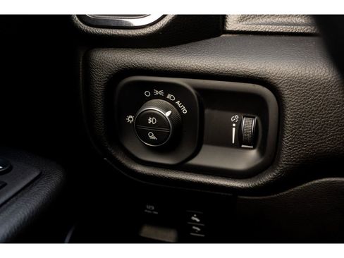 Used 2023 RAM 1500 Big Horn AWD/4WD image 39