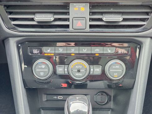 Used 2024 Volkswagen Taos SE w/ Taos Adventure Package image 39