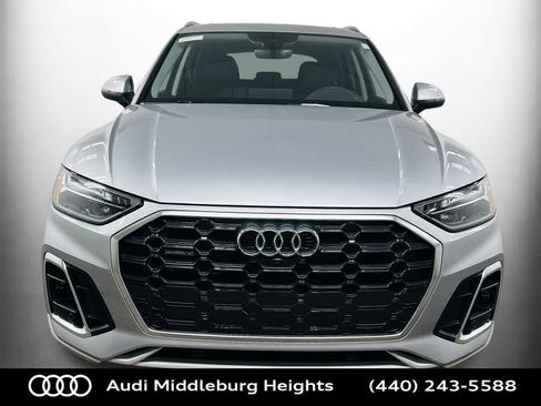 Certified 2024 Audi Q5 2.0T Premium Plus w/ Premium Plus Package image 2