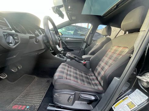 Used 2018 Volkswagen GTI SE image 7