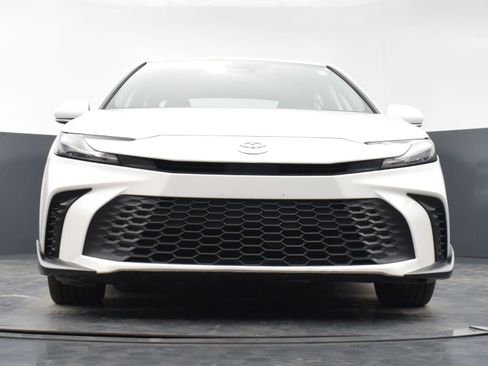 Used 2025 Toyota Camry SE image 30