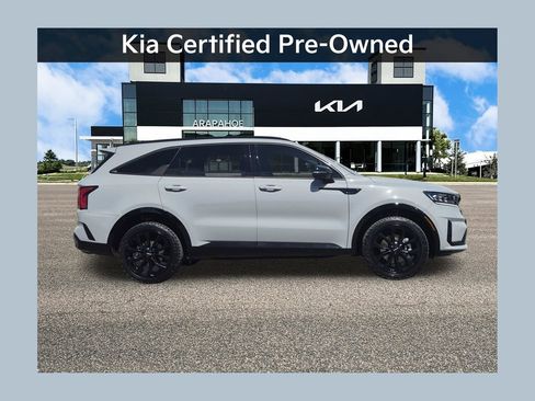 Used 2023 Kia Sorento SX AWD/4WD image 1