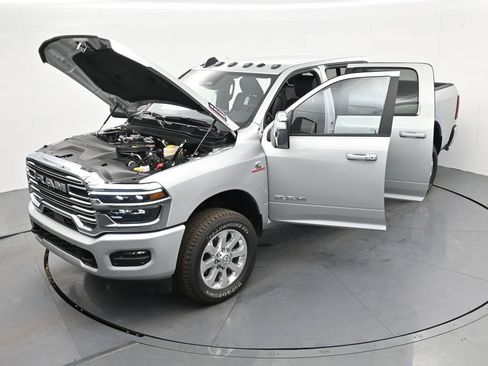 New 2026 RAM 2500 Laramie AWD/4WD image 44