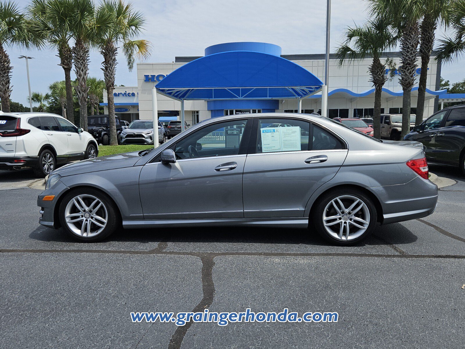 Used 2013 Mercedes-Benz C 300 4MATIC Sedan image 2