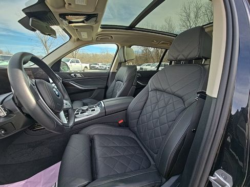 Used 2024 BMW X7 xDrive40i w/ Climate Comfort Package image 14