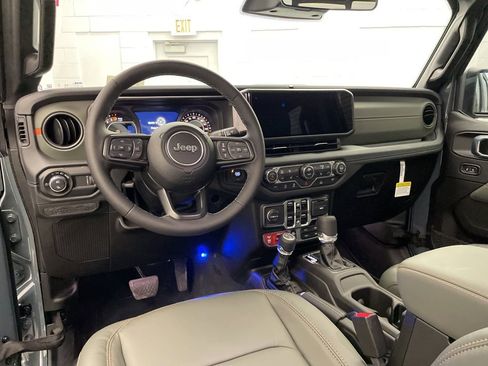 New 2026 Jeep Gladiator Mojave AWD/4WD image 10