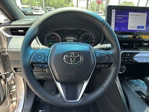 Used 2023 Toyota Venza XLE AWD/4WD image 21