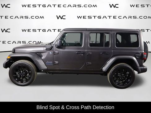 Used 2025 Jeep Wrangler Unlimited Sahara w/ Safety Group image 5