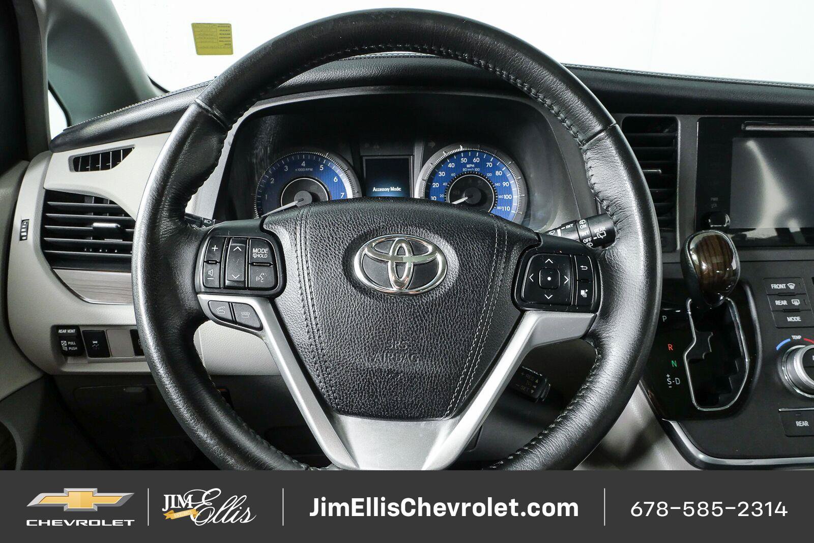 Used 2016 Toyota Sienna XLE FWD image 9