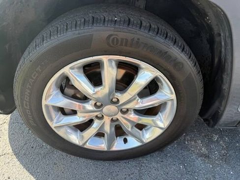 Used 2017 Jeep Cherokee Limited w/ Luxury Group FWD image 7