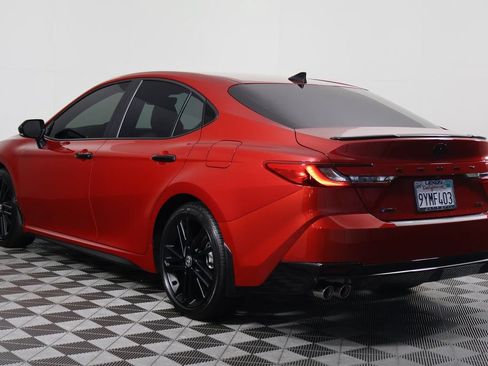Used 2026 Toyota Camry Hybrid w/ Multimedia Upgrade Package FWD image 6