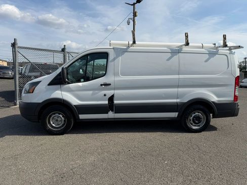 Used 2017 Ford Transit 150 130 Low Roof RWD image 8