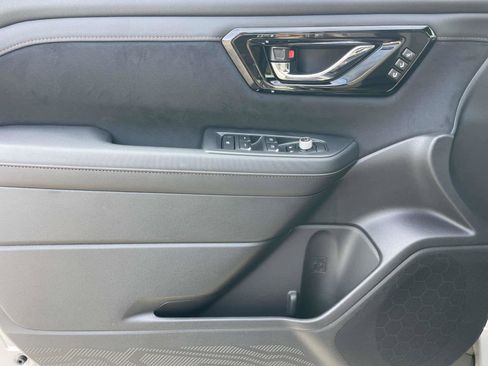 New 2025 Subaru Forester Touring image 10