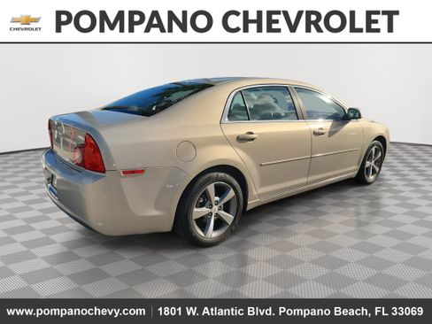 Used 2011 Chevrolet Malibu LT image 3