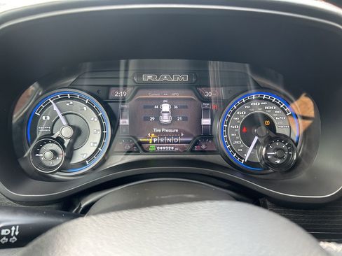 Used 2022 RAM 1500 Limited image 12