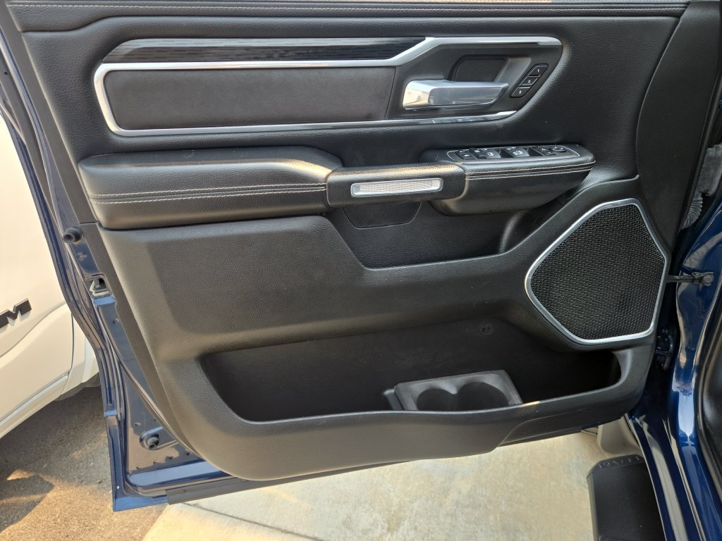 Used 2023 RAM 1500 Laramie AWD/4WD image 12