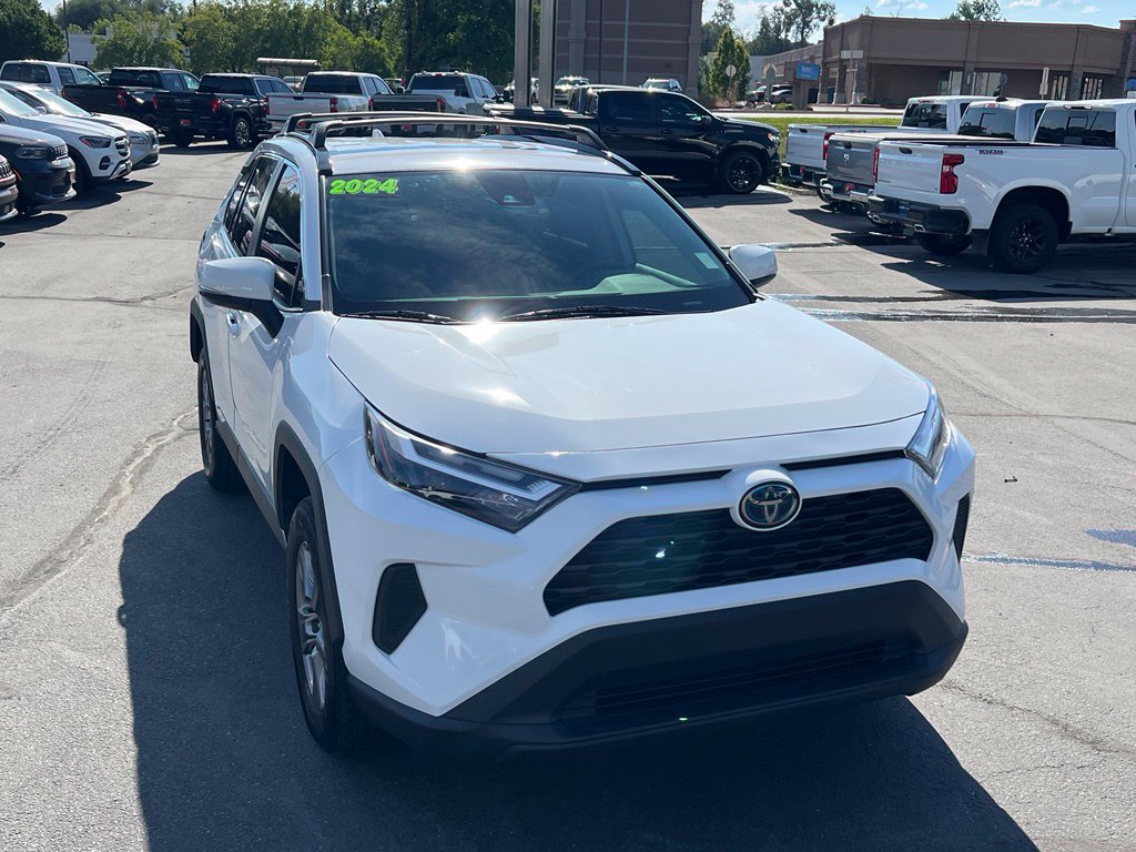 Used 2024 Toyota RAV4 XLE AWD/4WD image 5