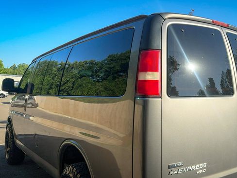 Used 2007 Chevrolet Express 1500 AWD Passenger w/ LT Preferred Equipment Group image 6