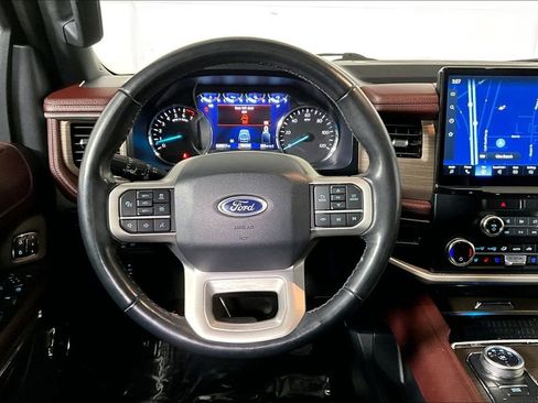 Used 2023 Ford Expedition Max Limited image 5