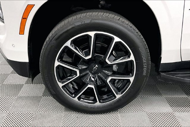 Used 2025 Chevrolet Tahoe RST w/ Comfort Package AWD/4WD image 10