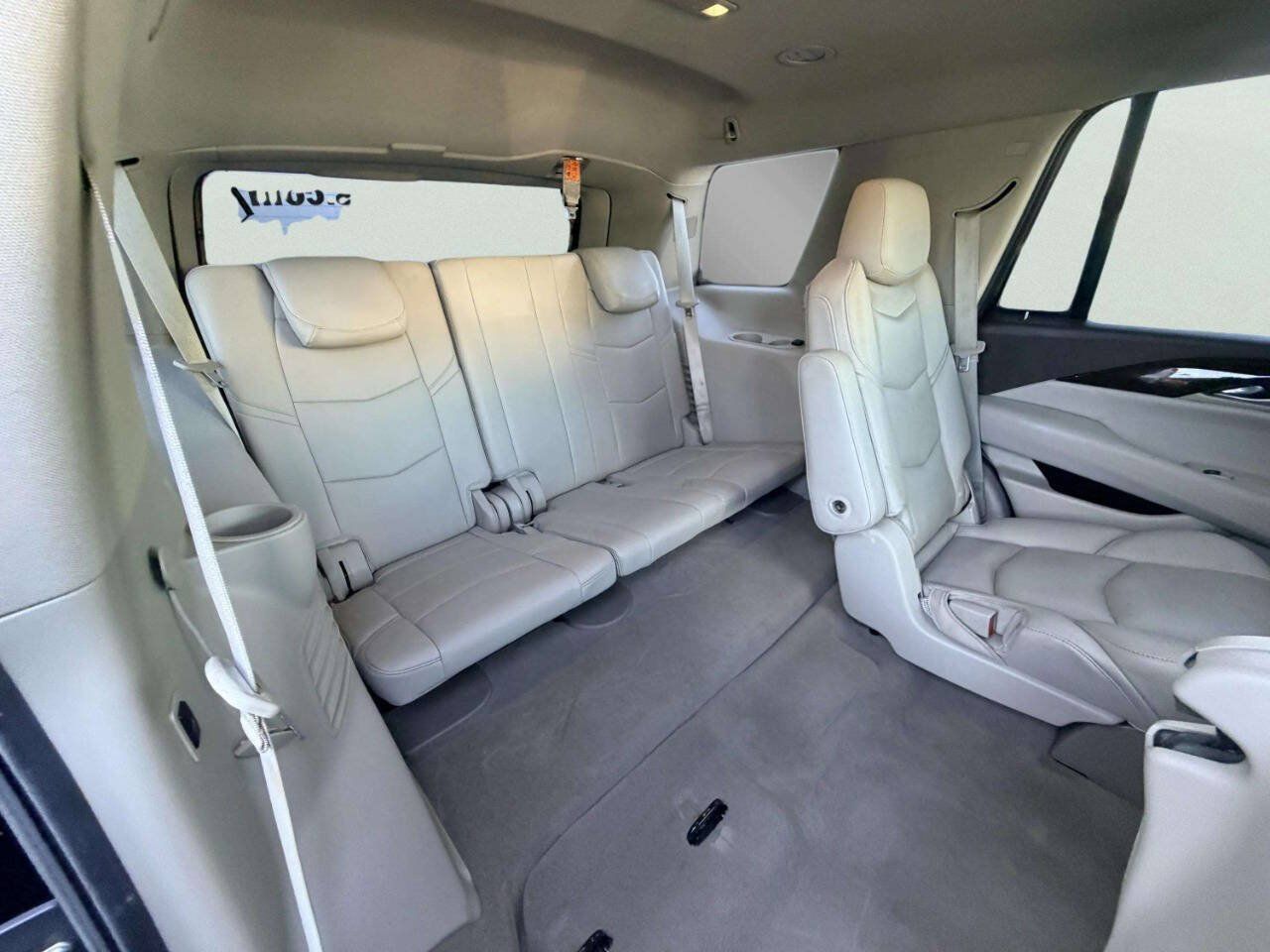 Used 2016 Cadillac Escalade Luxury AWD/4WD image 34