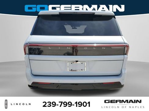 New 2025 Lincoln Navigator L Black Label AWD/4WD image 9