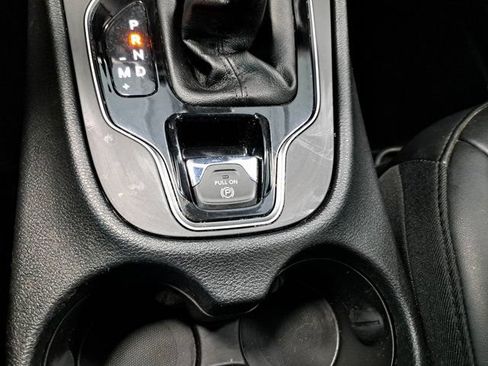 Used 2020 Jeep Cherokee Latitude Plus AWD/4WD image 17