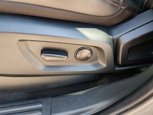 Used 2022 Ford Ranger Lariat w/ Equipment Group 501A High image 13