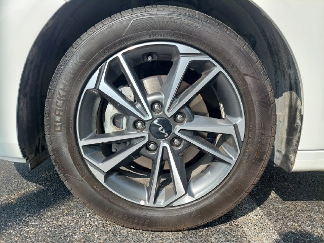 Used 2023 Kia Forte LXS w/ LXS Technology Package FWD image 28